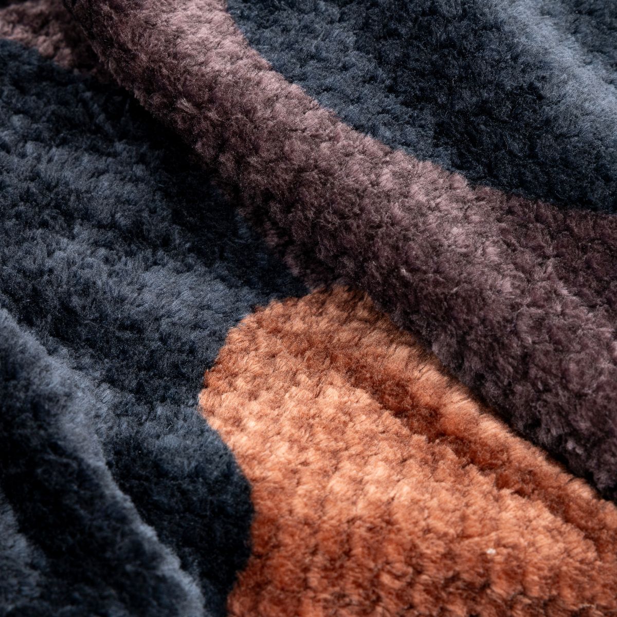 Fleece Puffy Throw Blanket - Puzzled Black